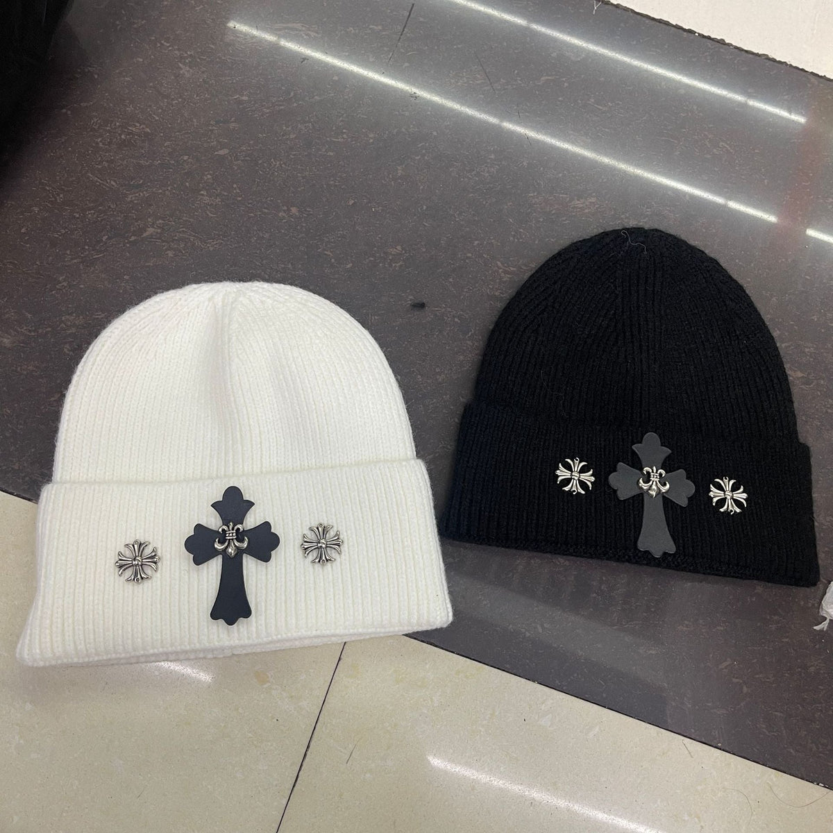 Chrome Heart Beanie Knitted Hat Autumn/Winter Male Female product image 2, provided for visual reference and product detail
